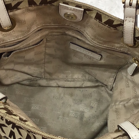 Michael Kors khaki signature shoulder tote - Picture 10 of 13